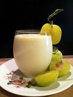 A picture of AMIEs Prune-apple-banana Smoothie.