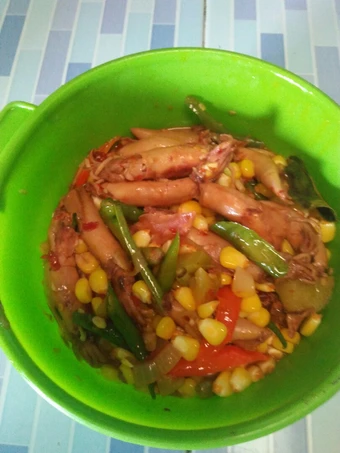Cara Mudah Menyiapkan Resep  Tumis cumi asin jagung manis super pedas yang Sempurna, Lezat