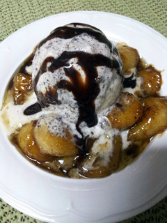A picture of Caramelized Banana top with Icecream by Pam....