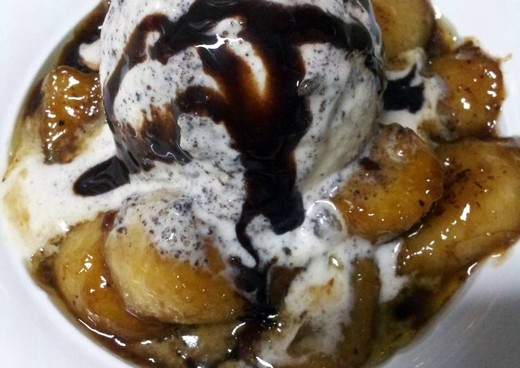 Recipe of Perfect Caramelized Banana top with Icecream by Pam…