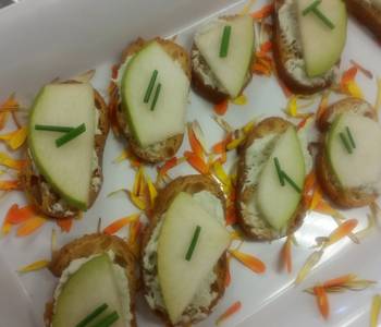 The New Way Prepare Recipe Pear and Goat cheese crostini Savory Delicious