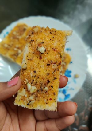 A picture of Instant garlic bread.