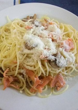Una foto de Spaghettis con salmón