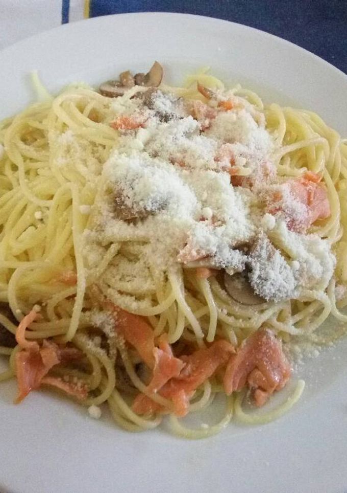 Una foto de Spaghettis con salmón