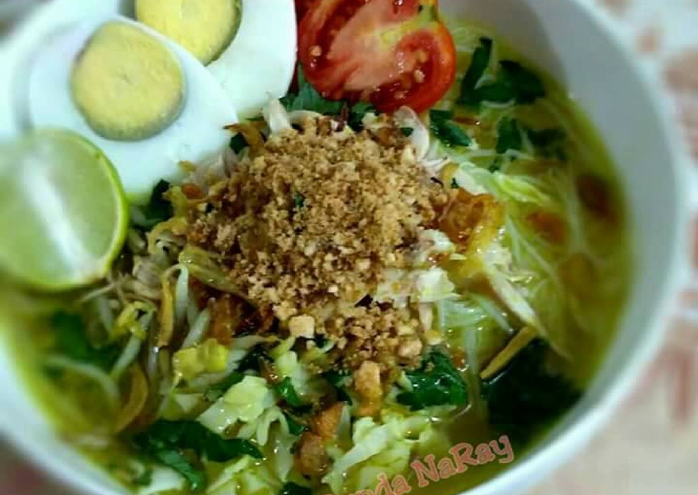 Soto Ayam Lamongan dengan bubuk Koya