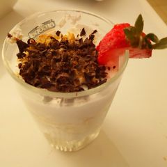 A picture of Serradura/Sawdust pudding.