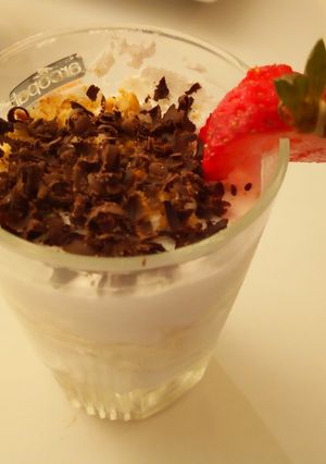 A picture of Serradura/Sawdust pudding.