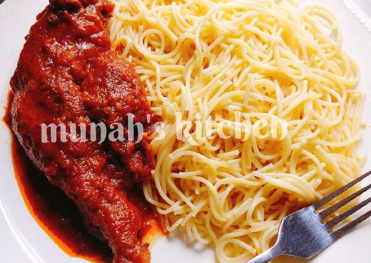 White spaghetti and stew