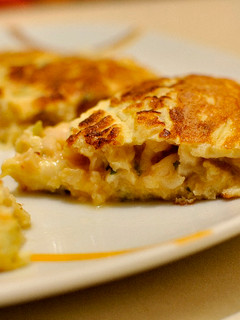 Una foto de Tortilla de merluza y calabacín con un toque de perejil - Apto para personas con diabetes