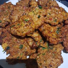 A picture of My homemade chicken kebabs (shifta).