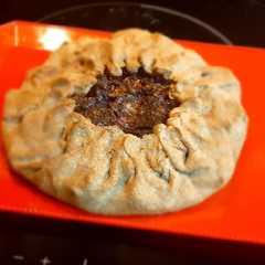 Foto di Quiche svuotafrigo con cavolo viola