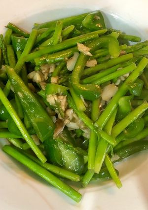 Hình của món Măng tây - ớt chuông xào tỏi.