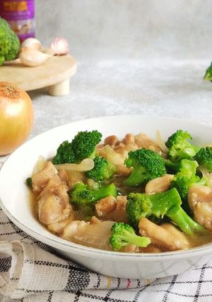 Foto resep Ayam Cah Brokoli
