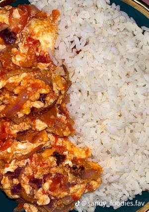 A picture of Delicious Rice and Egg Sauce.