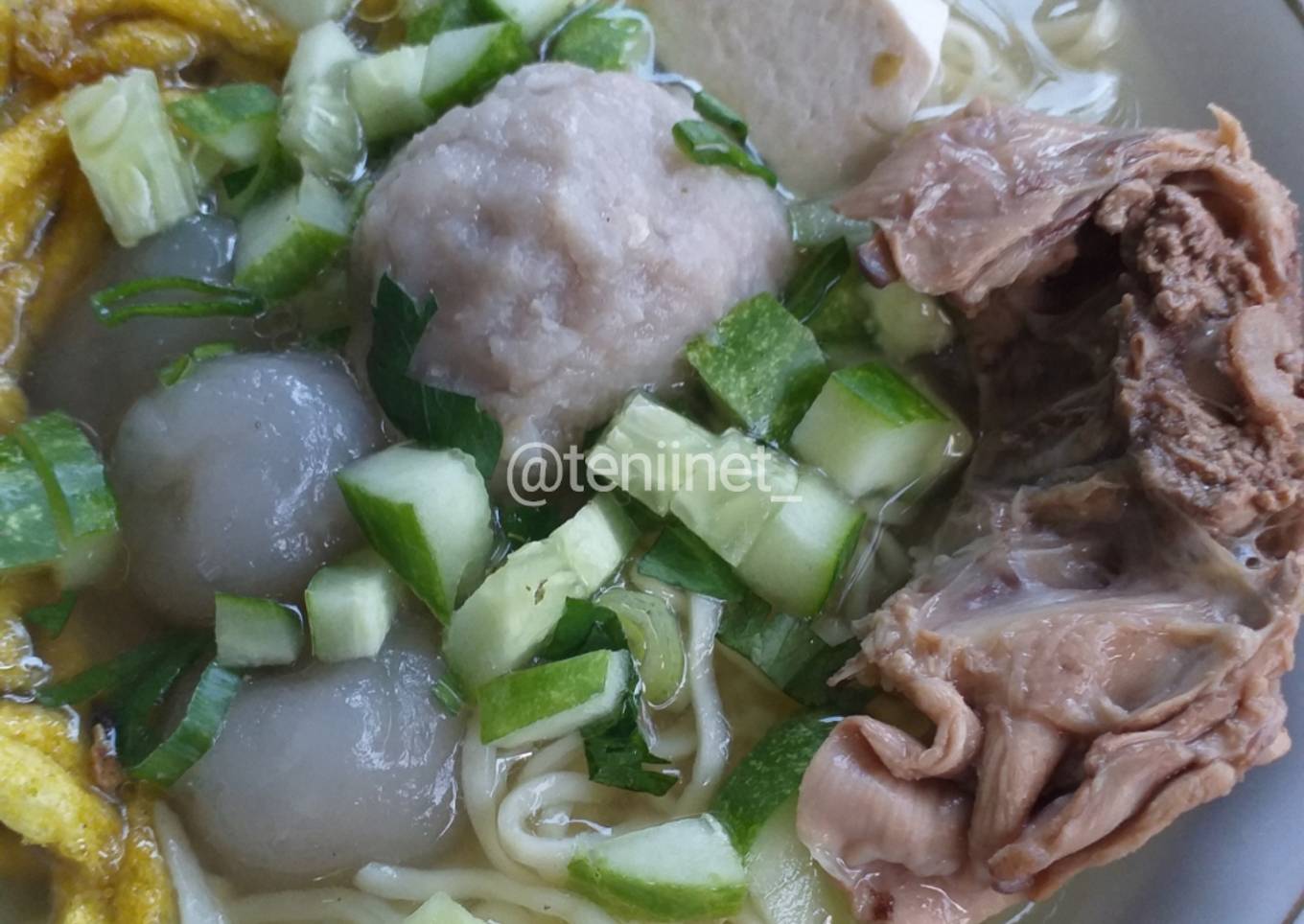 Soteng (Baso sareng Bonteng)