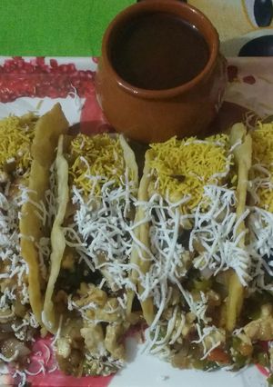 पनीर मिर्च फ्रेंकी पराठा रेसिपी मुख्य फोटो