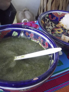 Una foto de Salsa verde de agritos y chiles