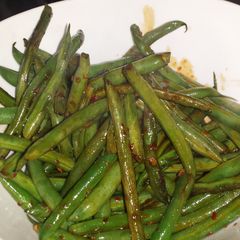 A picture of Sweet and spicy green beans.