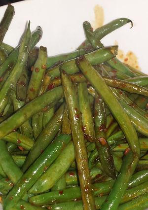 A picture of Sweet and spicy green beans.