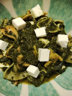 Foto principal de Pasta con queso fresco y espinacas🍲