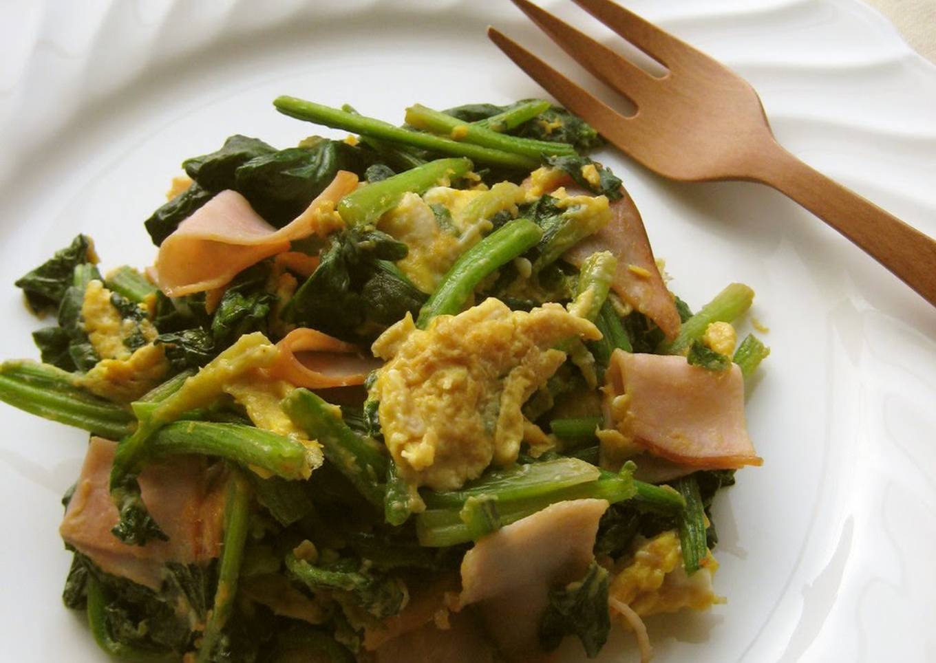 Spinach and Ham with Eggs
