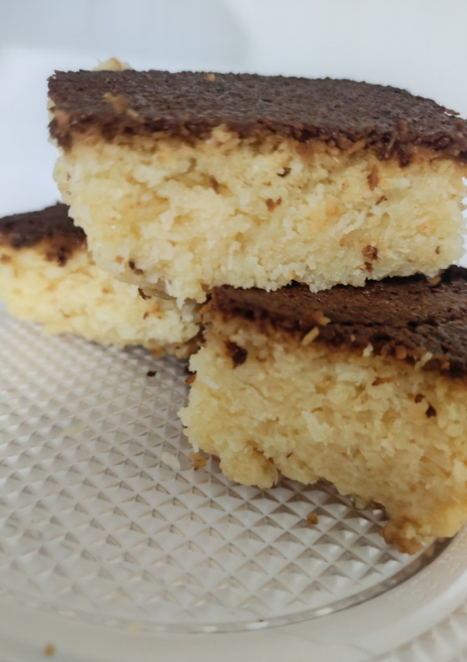 Una foto de Dulce de coco hecho en el horno (cocada)