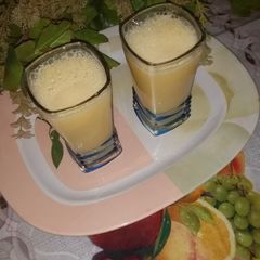 Pineapple and ginger drink A picture of Pineapple and ginger drink.