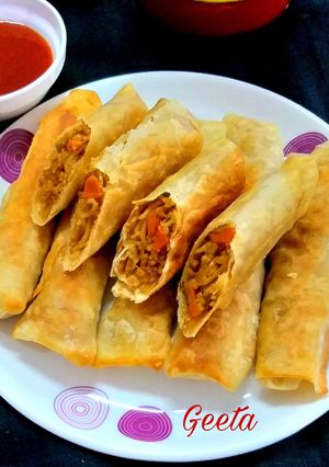 क्रिस्पी स्प्रिंग रोल्स (crispy spring roll recipe in Hindi) रेसिपी मुख्य फोटो