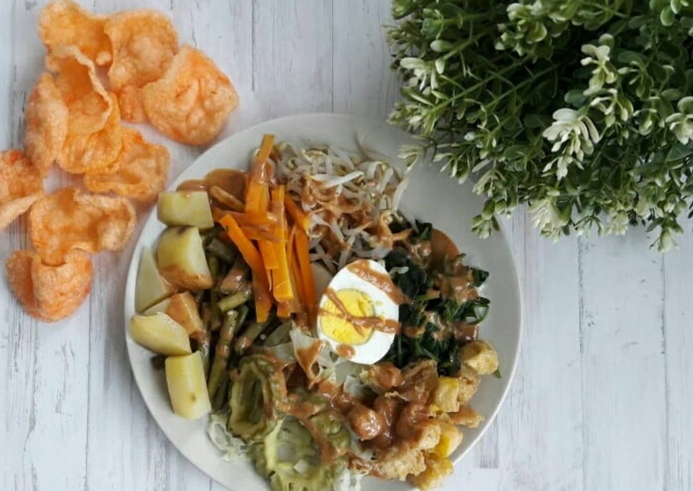 Gado-gado bumbu pecel