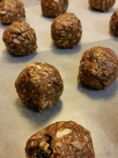 A picture of Peanut Butter Super Spheres.