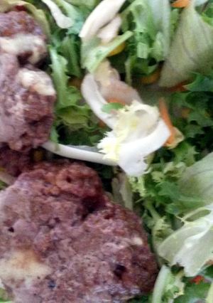 A picture of Chilli and Cheese beef burgers.
