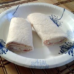 A picture of Mini's Easy Lunch Wraps.