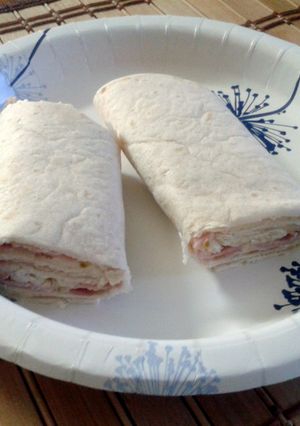 A picture of Mini's Easy Lunch Wraps.
