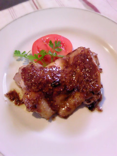 A picture of Chicken Steak with Red Wine and Honey Mustard.