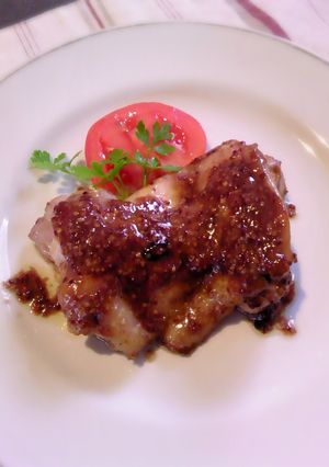A picture of Chicken Steak with Red Wine and Honey Mustard.