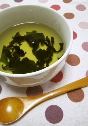 A picture of Easy Shiro-Dashi Clear Soup.