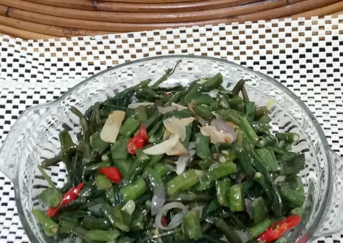 Langkah Mudah untuk Menyiapkan Tumis Kangkung Mix Kacang Panjang yang Enak Banget