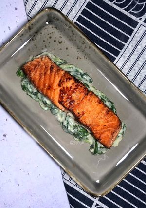Foto resep Salmon with Creamy Cheese Spinach