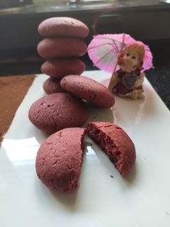 रेड वेलवेट कुकीज़ (Red Velvet cookies recipe in hindi) रेसिपी मुख्य फोटो