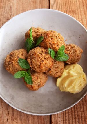 Foto di Polpette con legumi e maionese fatta in casa