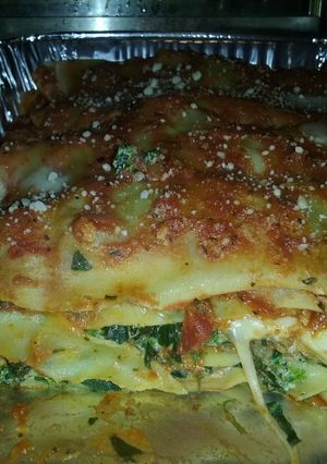 A picture of Spinach Mozzarella Cheese Lasagna.