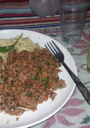 A picture of Minced meat with spaghetti.