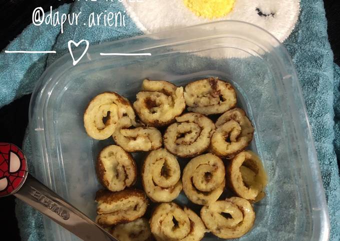 How to Prepare Tasty MPASI : Banana Melted Pancake Roll