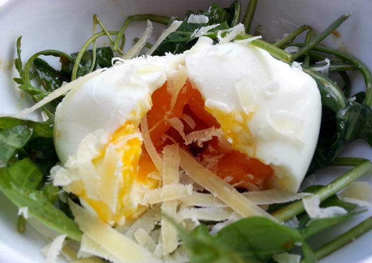 Egg And Arugula Salad