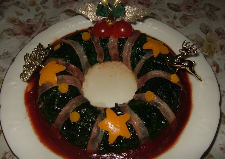 Steps to Make Speedy Christmas Wreath Meatloaf