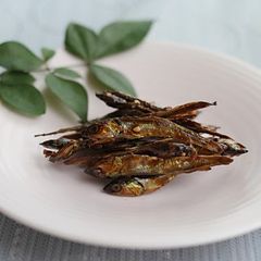 Candied Small Dried Sardines for New Year's A picture of Candied Small Dried Sardines for New Year's.