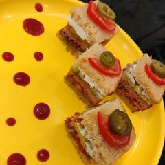 A picture of Tripple veg sandwich.