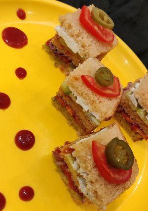 A picture of Tripple veg sandwich.