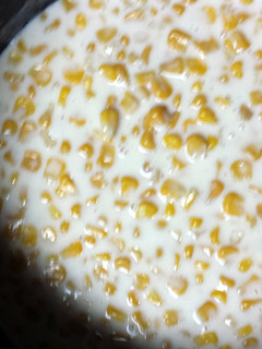 A picture of cream style corn.