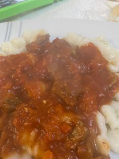 Una foto de Tuquito de carne cortada a cuchillo